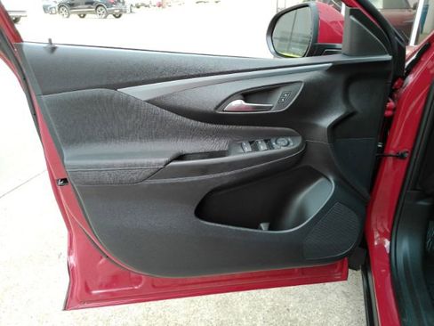 Used 2026 Buick Envista Preferred FWD image 13