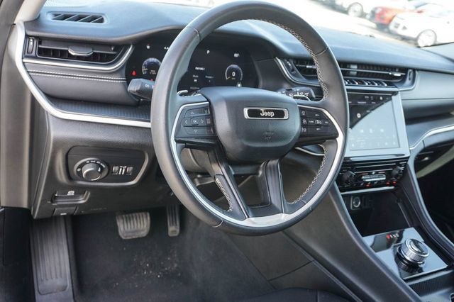 Used 2023 Jeep Grand Cherokee L Laredo AWD/4WD image 13