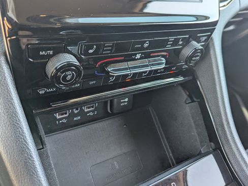 Used 2022 Jeep Grand Cherokee Laredo w/ Luxury Tech Group I image 29