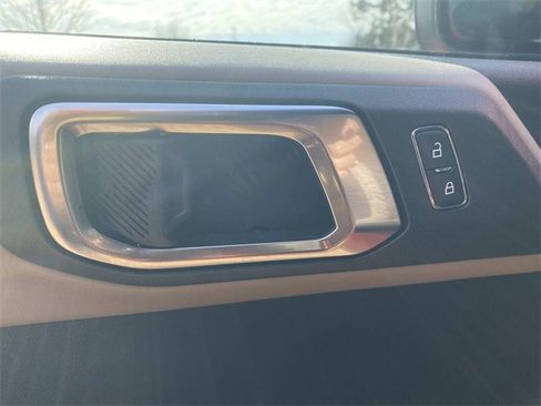 Used 2023 Ford Bronco Wildtrak image 51