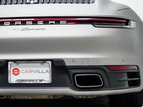 Used 2022 Porsche 911 Carrera w/ Premium Package RWD image 19