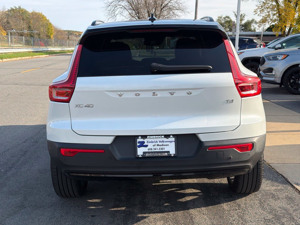 Used 2021 Volvo XC40 T4 R-Design w/ Protection Package Premier FWD image 6