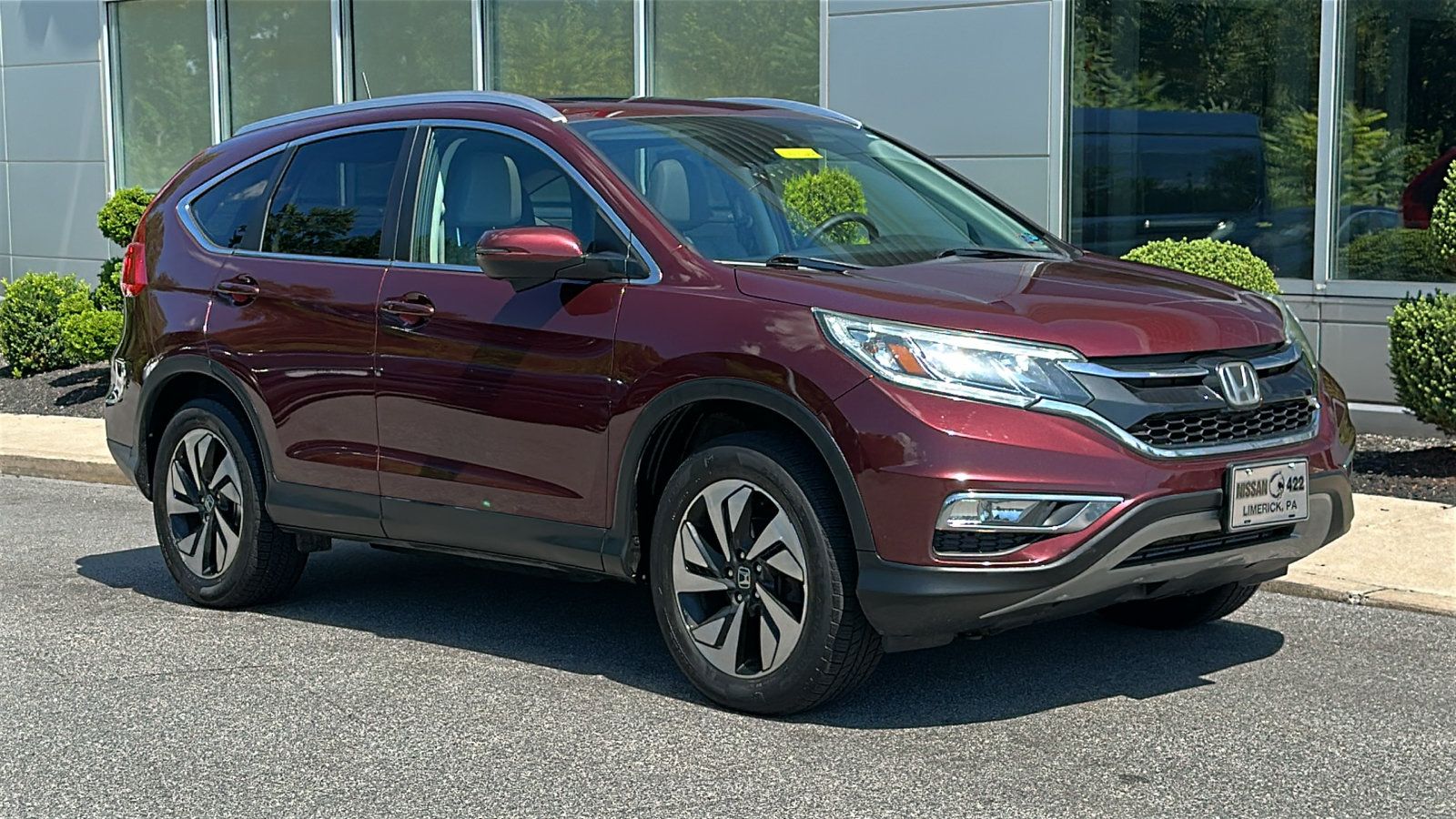 Used 2015 Honda CR-V Touring image 2