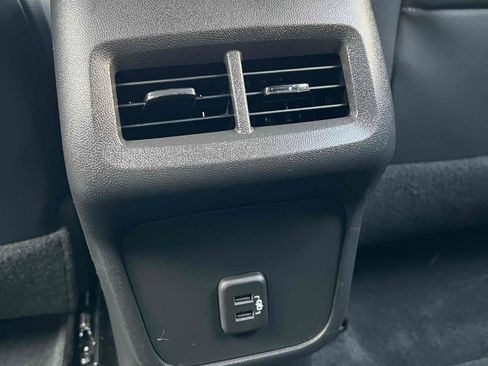 Used 2020 Chevrolet Equinox Premier image 34