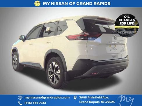 Used 2023 Nissan Rogue SV AWD/4WD image 3
