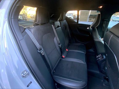 Used 2021 Volvo XC40 T5 R-Design w/ Advanced Package image 19