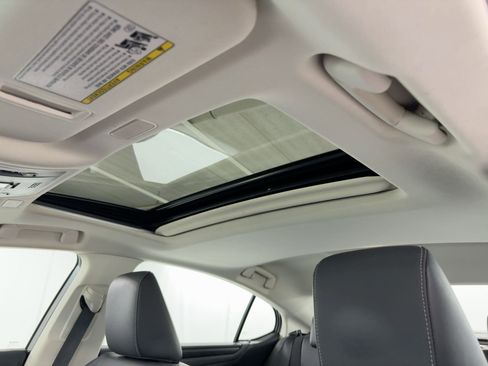 Used 2024 Lexus ES 300h w/ Premium Package image 16