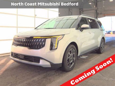 Used 2025 Kia Carnival EX image 1