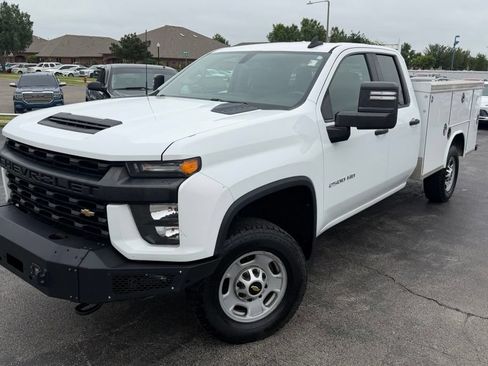 Used 2021 Chevrolet Silverado 2500 W/T w/ WT Convenience Package AWD/4WD image 2