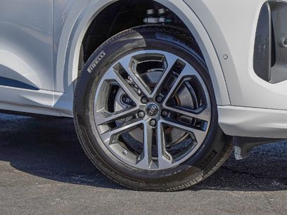 New 2025 Audi Q5 Premium Plus