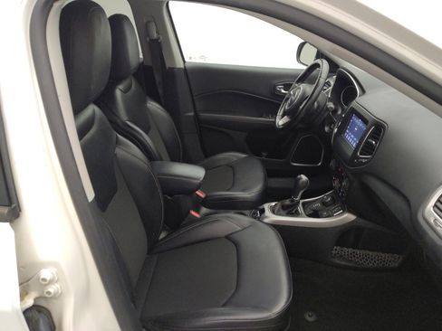 Used 2020 Jeep Compass Latitude image 21