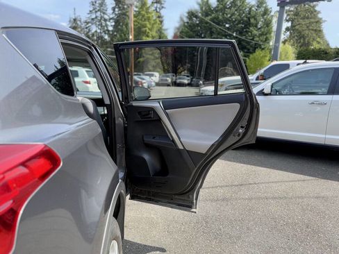 Used 2014 Toyota RAV4 LE image 24