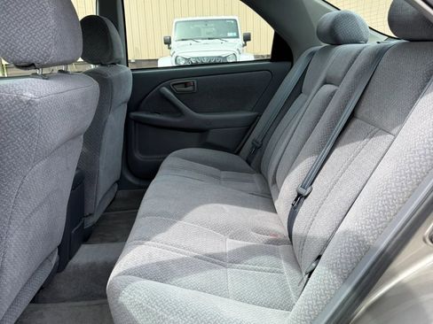 Used 2000 Toyota Camry LE FWD image 20