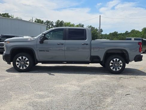 Used 2025 Chevrolet Silverado 2500 Custom w/ Custom Value Package AWD/4WD image 2