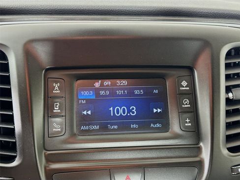 Used 2016 Chrysler 200 Limited w/ Convenience Group FWD image 7