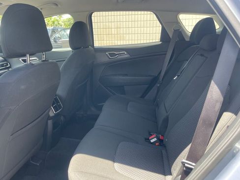 Used 2025 Kia Sportage LX FWD image 13