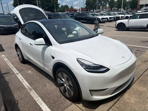 Used 2023 Tesla Model Y Long Range AWD/4WD image 5