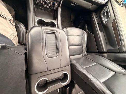 Used 2021 Chevrolet Tahoe LT w/ LT Signature Package image 28