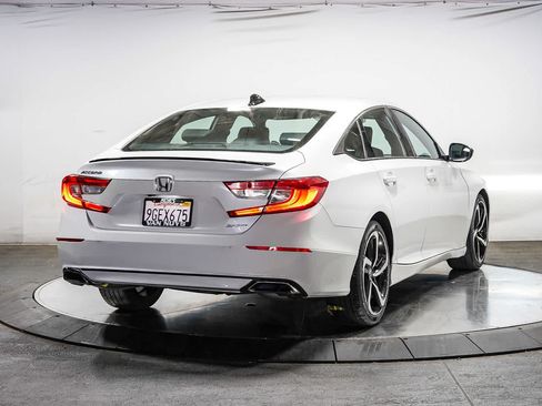 Used 2022 Honda Accord Sport image 4
