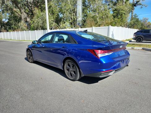 Used 2023 Hyundai Elantra SEL image 3