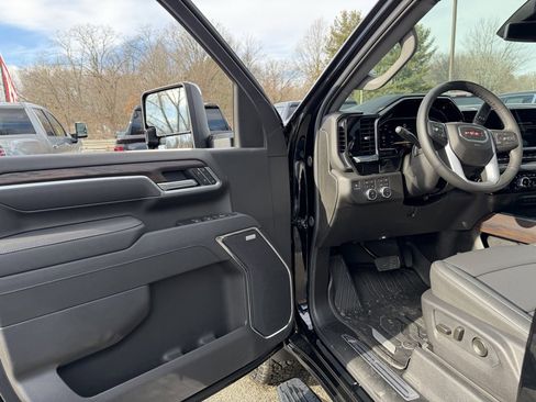 New 2026 GMC Sierra 2500 SLT image 12