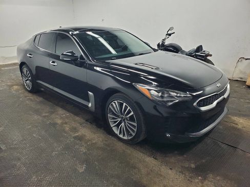 Used 2018 Kia Stinger Premium image 3