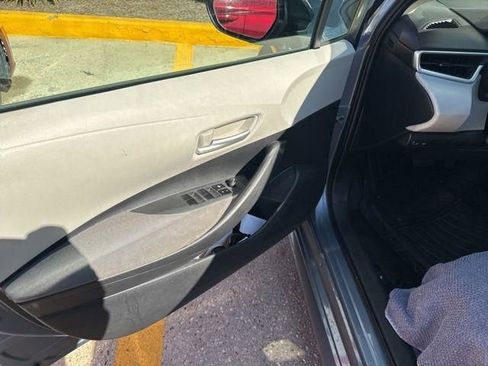 Used 2021 Toyota Corolla LE image 20