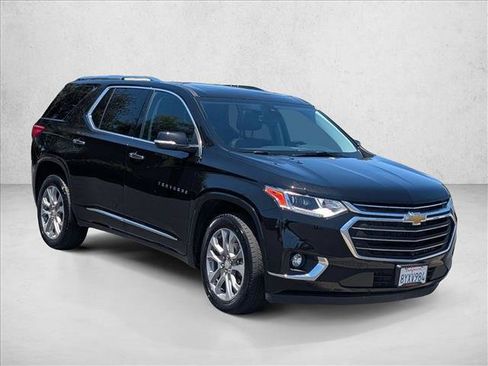 Used 2021 Chevrolet Traverse Premier w/ LPO, Cargo Package FWD image 6