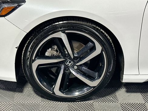 Used 2019 Honda Accord Sport image 12
