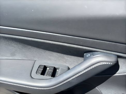 Used 2021 Tesla Model 3 Standard Range Plus RWD image 11