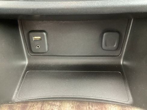 Used 2017 GMC Canyon SLE image 24