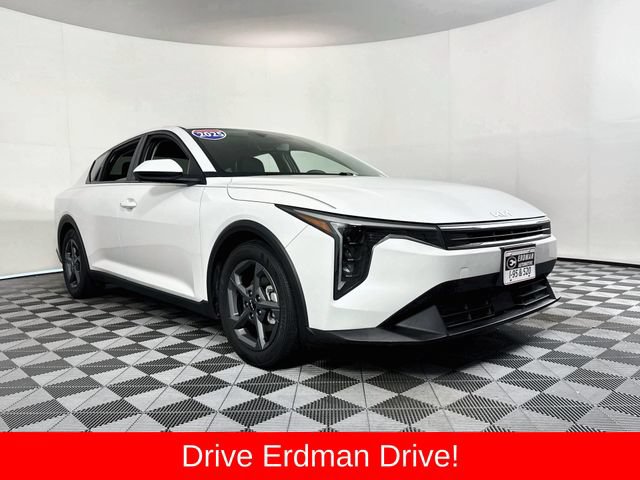 Used 2025 Kia K4 FWD image 1
