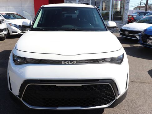 Used 2023 Kia Soul LX FWD image 8