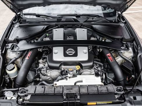 Used 2009 Nissan 370Z Touring RWD image 31