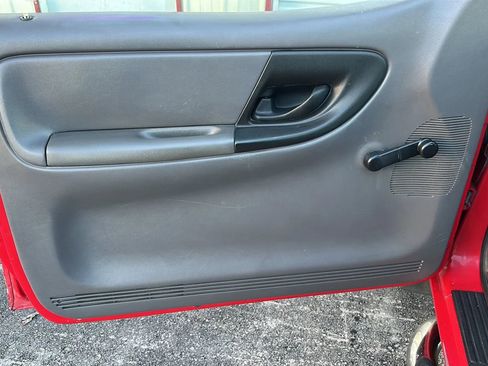 Used 2002 Ford Ranger 2WD Regular Cab image 4