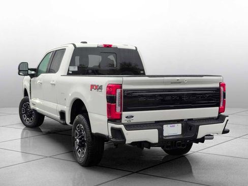 New 2026 Ford F250 Platinum w/ FX4 Off-Road Package image 13