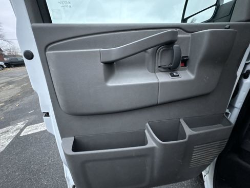 Used 2021 GMC Savana 2500 w/ Driver Convenience Package image 21
