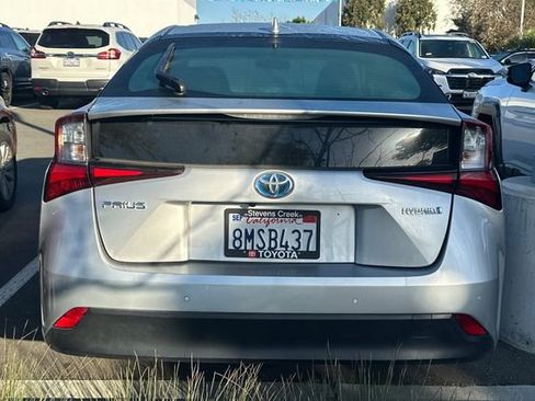 Used 2019 Toyota Prius LE image 6