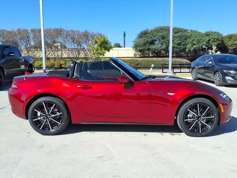 New 2025 MAZDA MX-5 Miata Grand Touring image 2