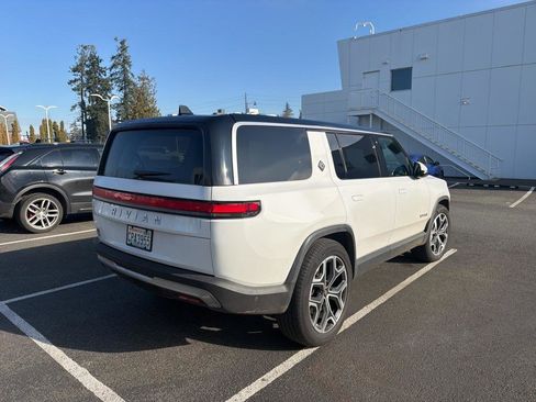 Used 2025 Rivian R1S Adventure image 4