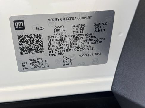 Used 2025 Chevrolet Trax LT w/ LT Convenience Package FWD image 34