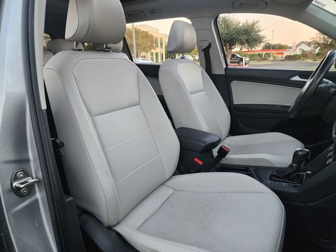 Used 2019 Volkswagen Tiguan SEL image 15