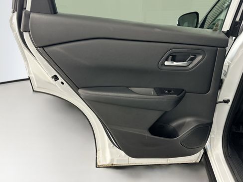 Used 2025 Nissan Rogue SV image 26