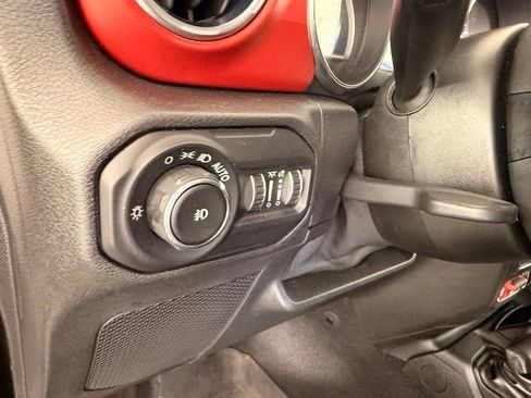Used 2021 Jeep Wrangler Rubicon AWD/4WD image 27