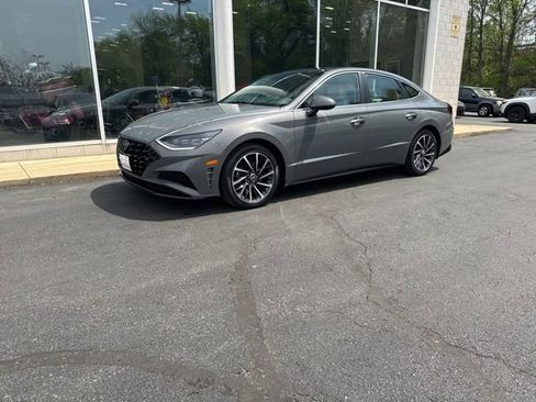 Used 2022 Hyundai Sonata Limited image 2
