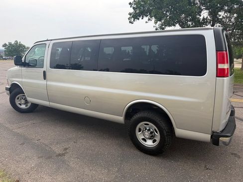 Used 2018 Chevrolet Express 3500 LT w/ LT Preferred Equipment Group RWD image 2