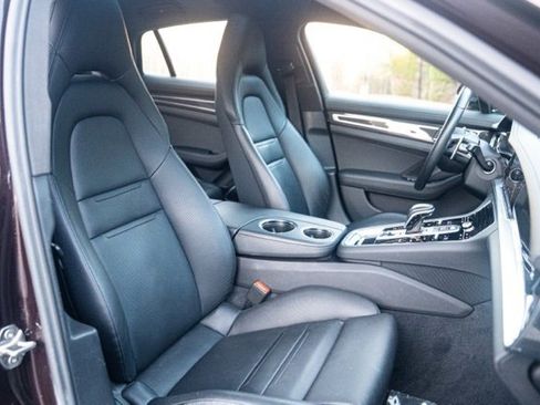 Used 2023 Porsche Panamera 4 Platinum Edition image 34