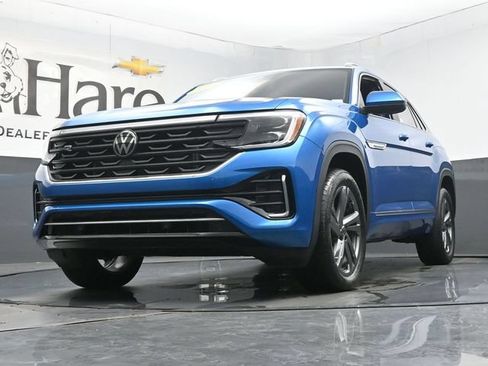 Used 2024 Volkswagen Atlas Cross Sport SEL R-Line AWD/4WD image 4