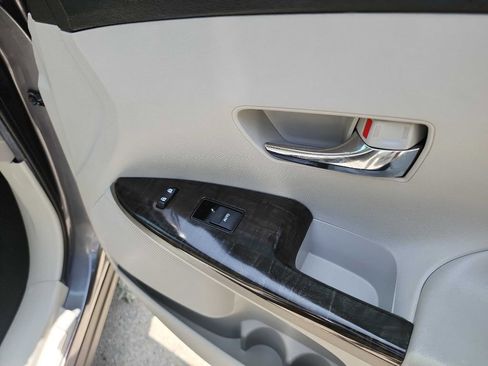 Used 2014 Toyota Venza LE AWD/4WD image 36