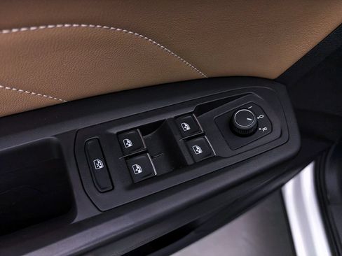 Used 2023 Volkswagen Atlas Cross Sport SE w/ Panoramic Sunroof Package FWD image 16